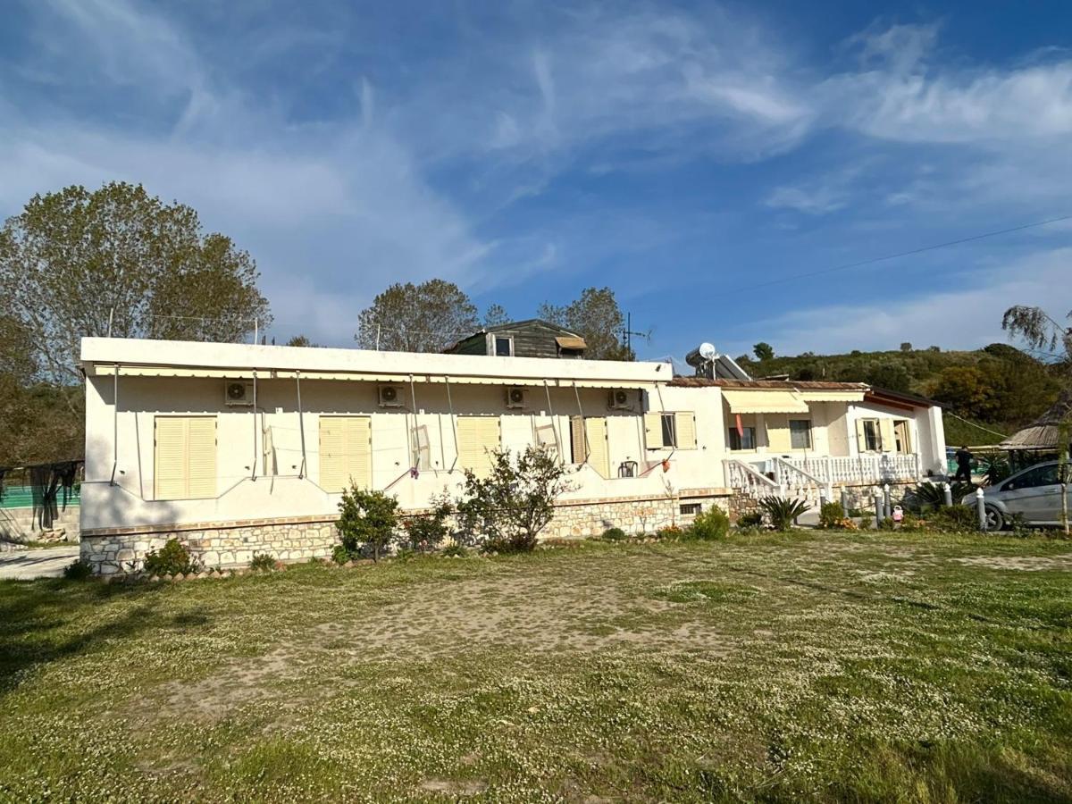 Hotel Vila Andi Zverneci Exterior foto